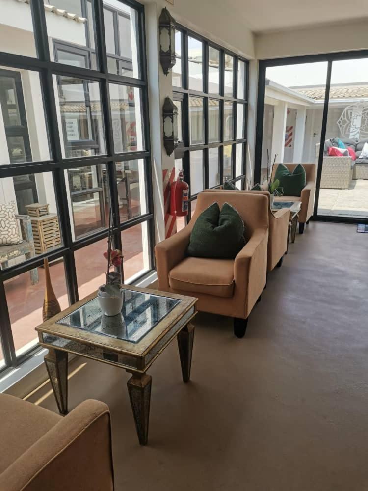 The Rez Guesthouse Walvis Bay Extérieur photo